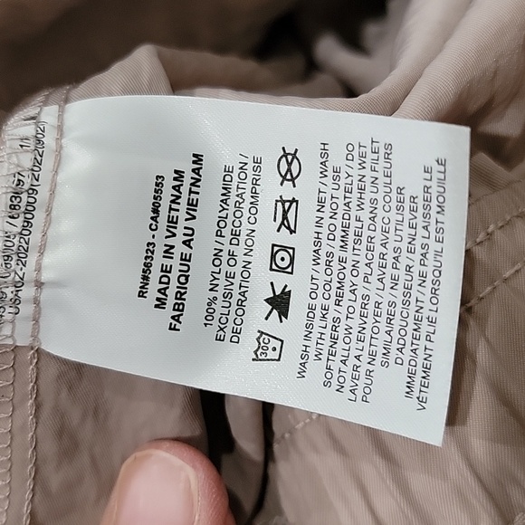 NWT Women's Nike woven cargo pants - Picture 5 of 6